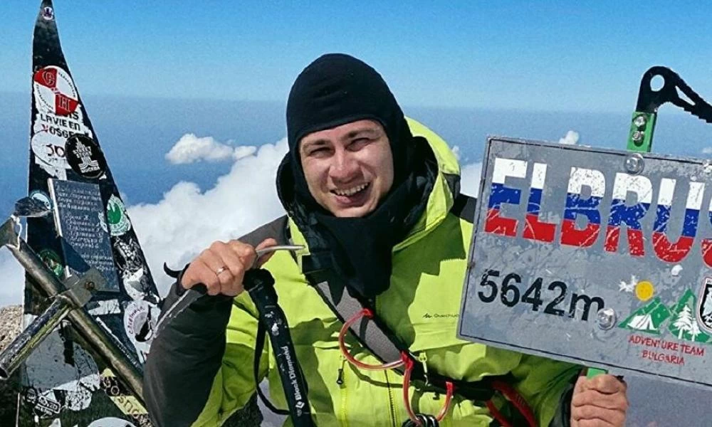 Δύναμη ψυχής: Ορειβάτης χωρίς πόδια ανέβηκε στο πιο ψηλό βουνό της Ευρώπης!